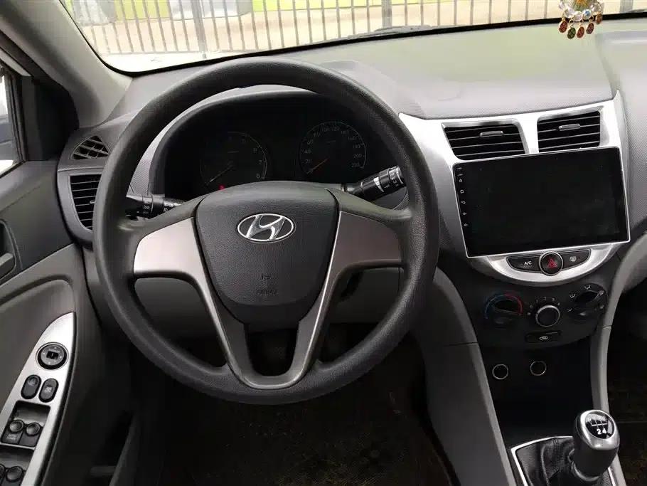 2016 Hyundai Reina 1.4L Manual Fashion GS — миниатюра 15