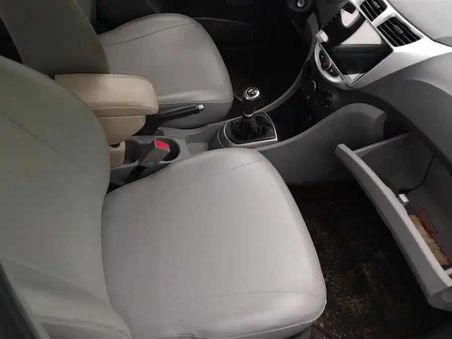 2016 Hyundai Reina 1.4L Manual Fashion GS — миниатюра 8