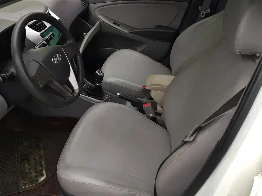 2016 Hyundai Reina 1.4L Manual Fashion GS — миниатюра 9
