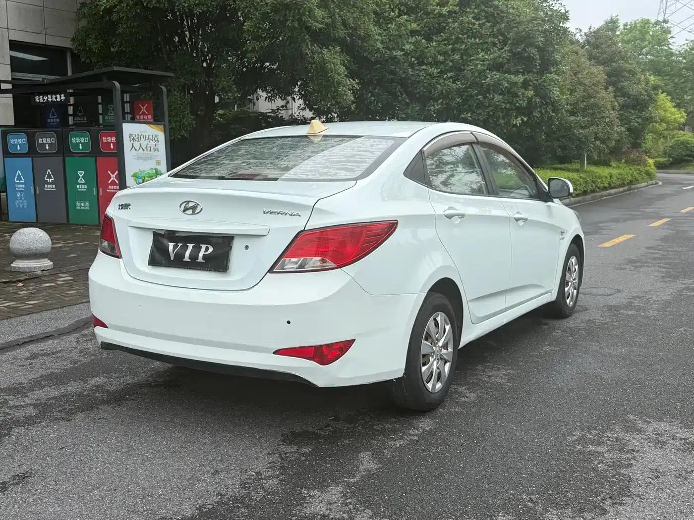 2014 Hyundai Reina 1.4L Manual Intelligent GLS — миниатюра 4