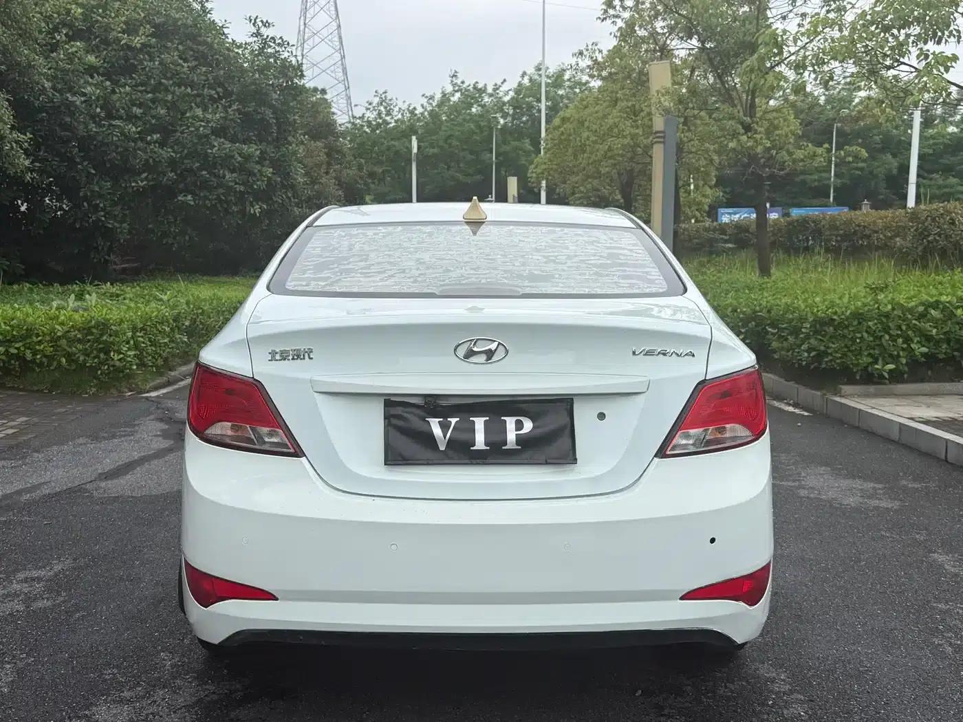 2014 Hyundai Reina 1.4L Manual Intelligent GLS — миниатюра 5
