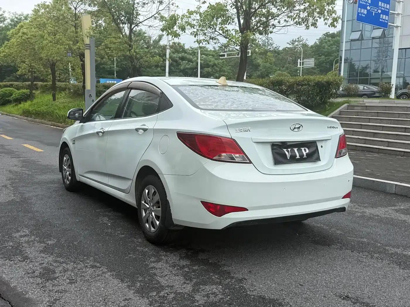 2014 Hyundai Reina 1.4L Manual Intelligent GLS — миниатюра 6