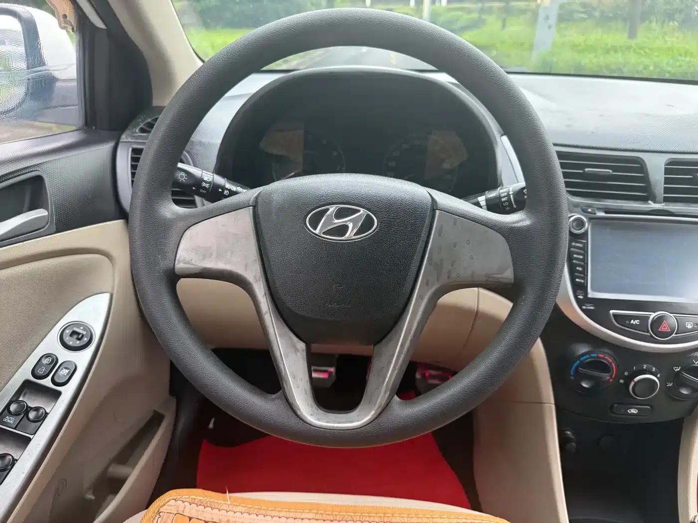 2014 Hyundai Reina 1.4L Manual Intelligent GLS — миниатюра 9