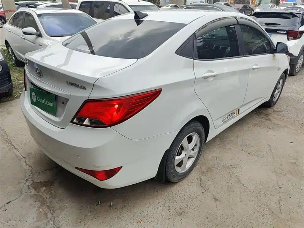 2016 Hyundai Reina 1.4L Automatic Intelligent GLS — миниатюра 7