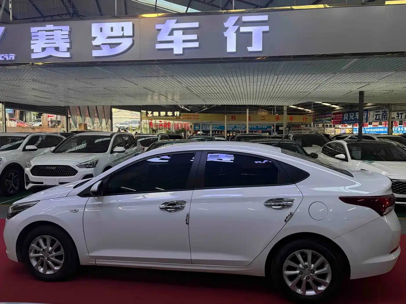 2016 Hyundai Verna 1.4L Automatic GLS (Cool Edition) — миниатюра 7