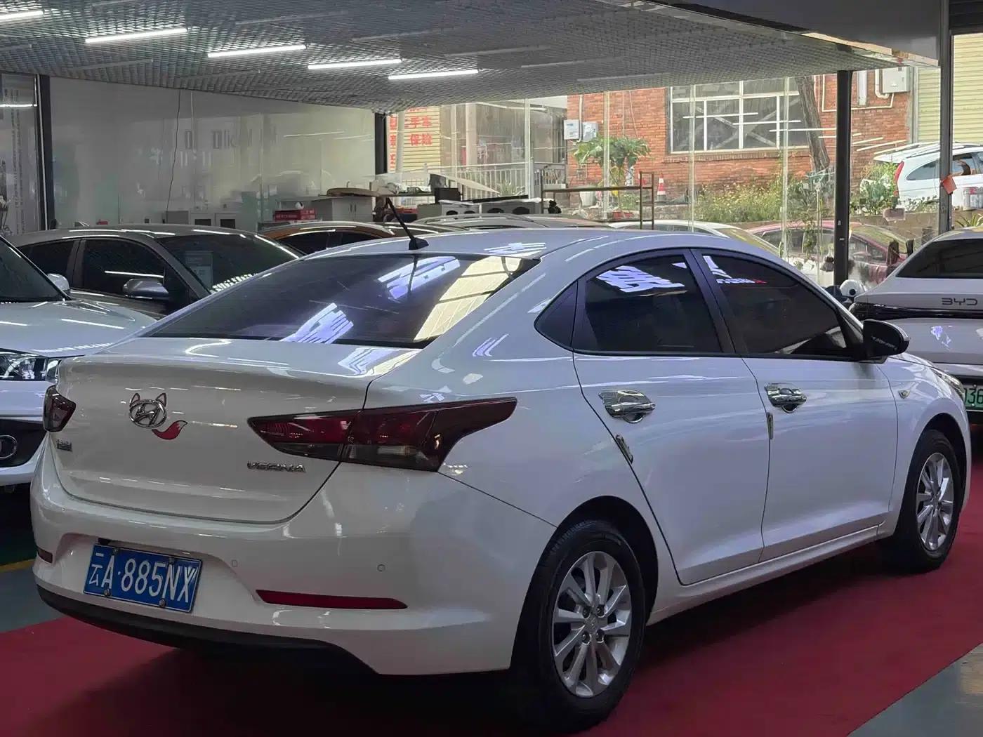 2016 Hyundai Verna 1.4L Automatic GLS (Cool Edition) — миниатюра 9