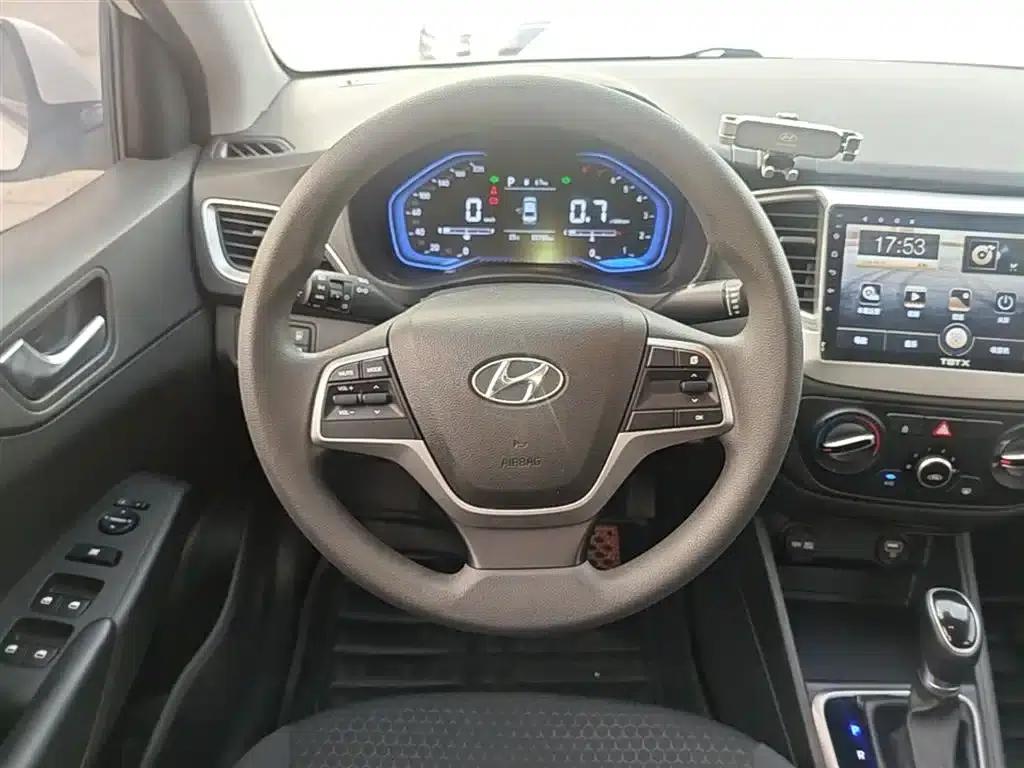 2020 Hyundai Verna 1.4L CVT GLS Cool Edition — миниатюра 11