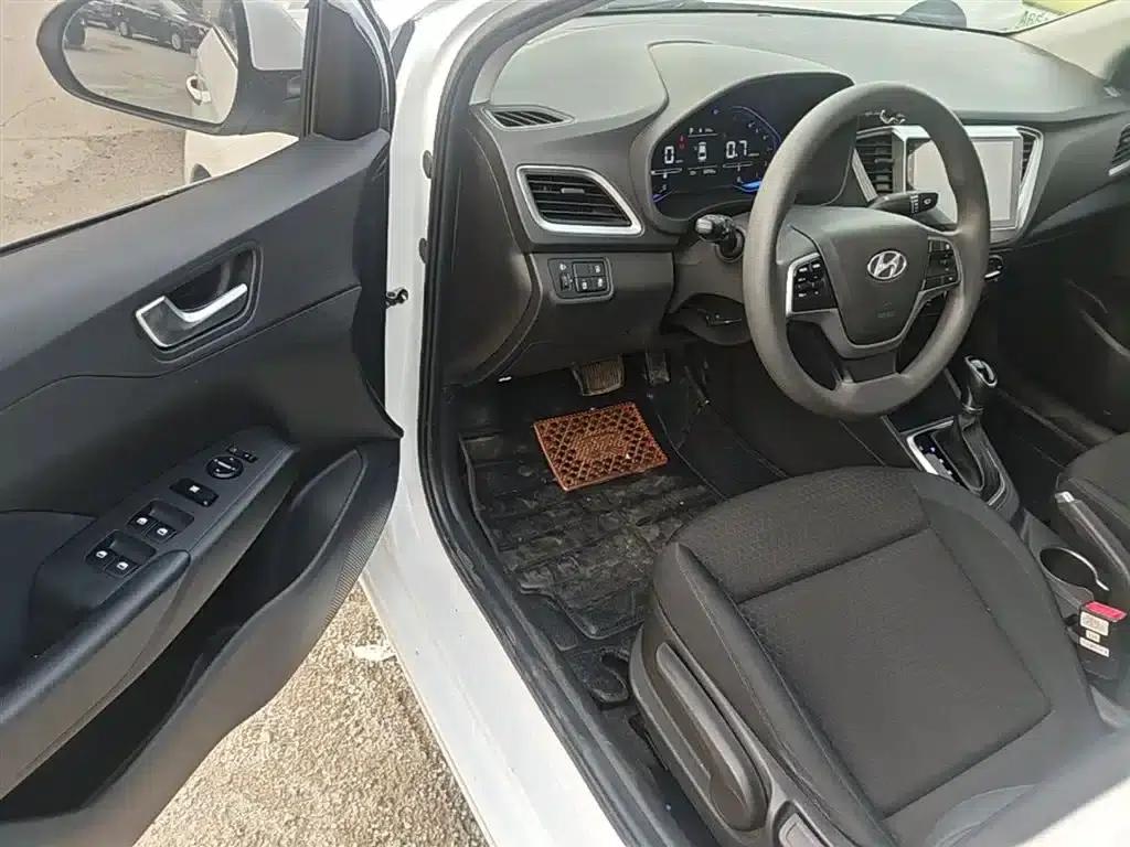 2020 Hyundai Verna 1.4L CVT GLS Cool Edition — миниатюра 16
