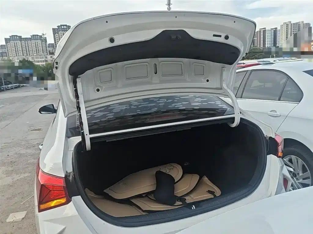 2020 Hyundai Verna 1.4L CVT GLS Cool Edition — миниатюра 19
