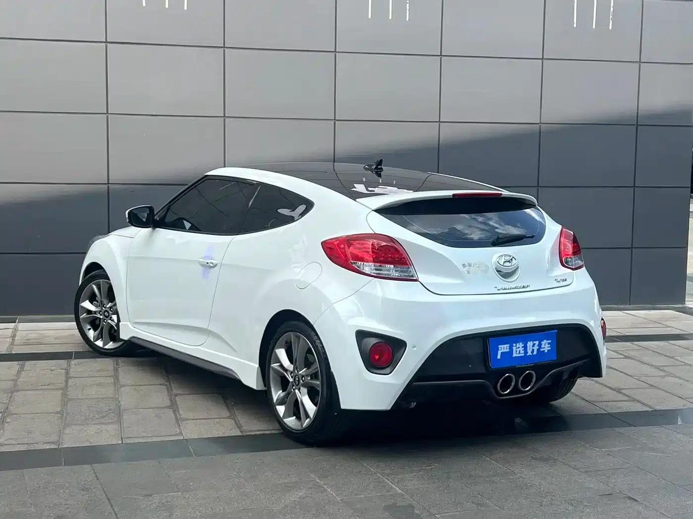 2015 Veloster 1.6T Automatic Luxury Edition — миниатюра 7