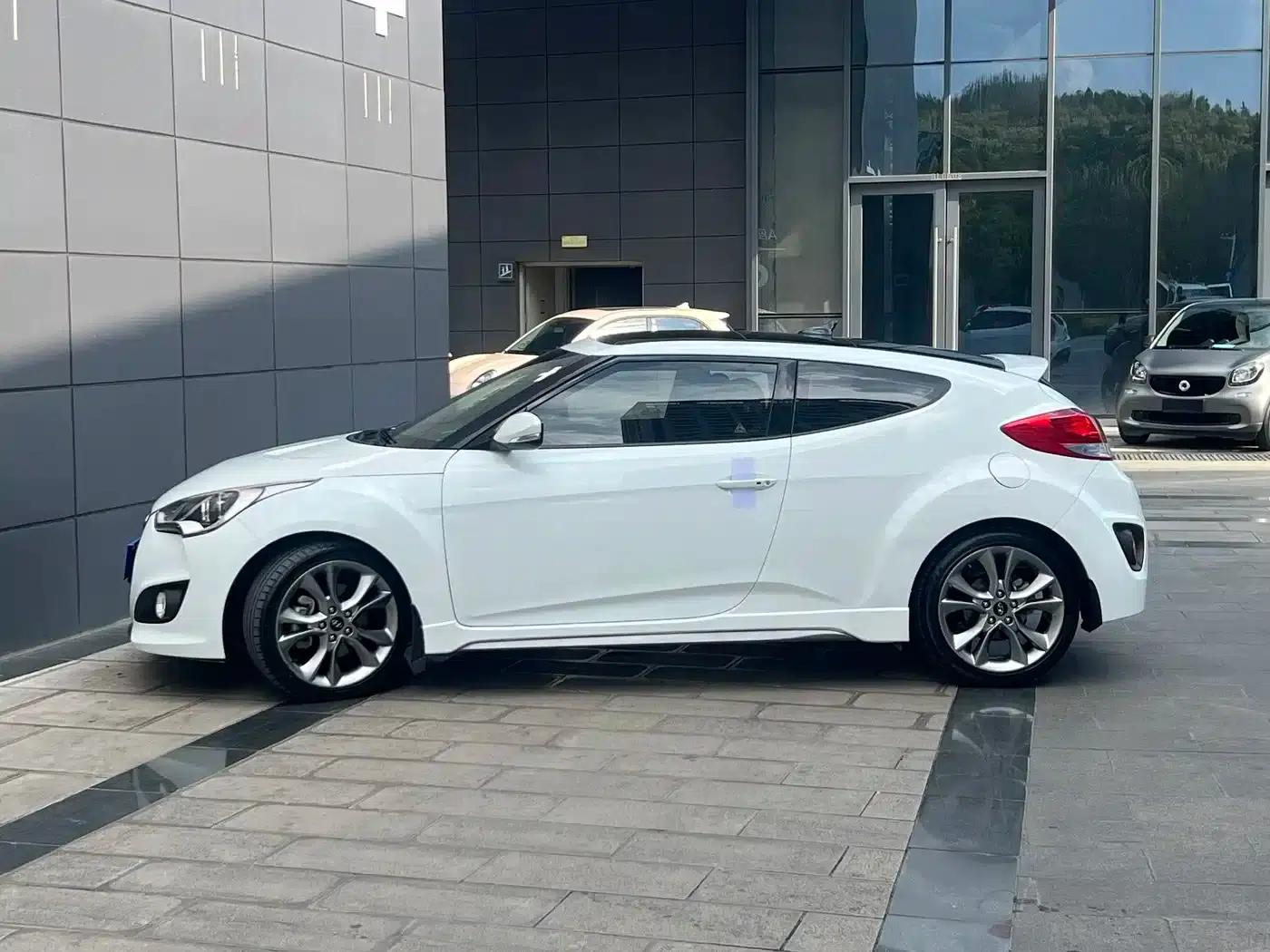 2015 Veloster 1.6T Automatic Luxury Edition — миниатюра 8