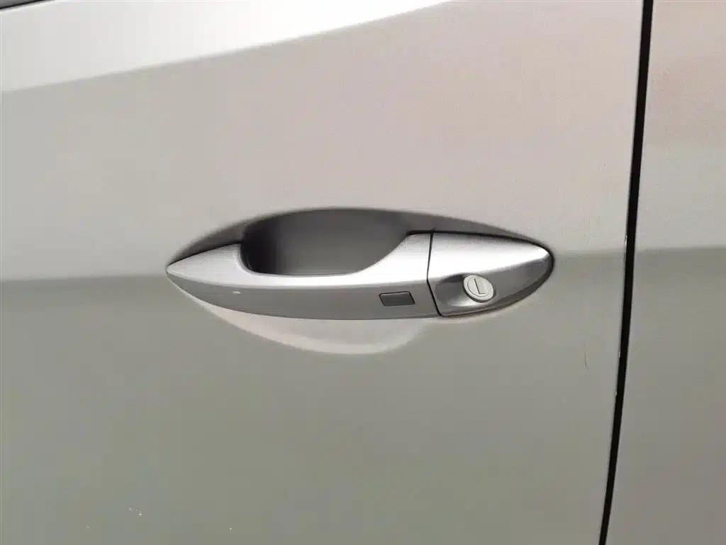 Veloster 2012 1.6T Automatic Luxury Edition — миниатюра 18
