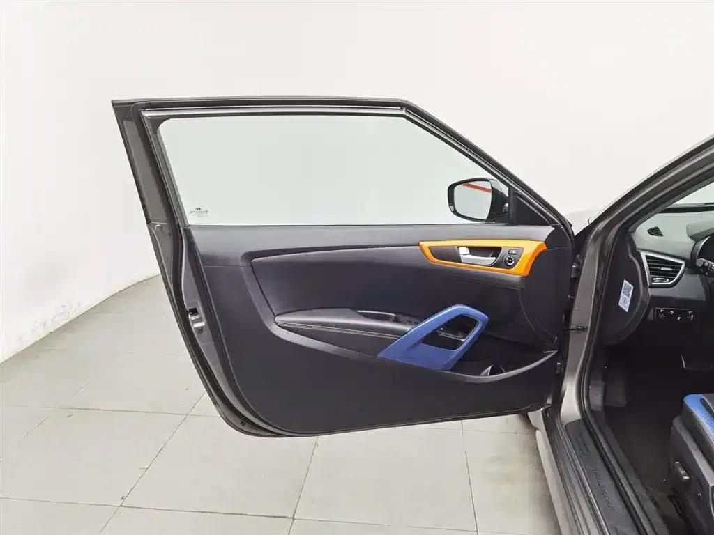 Veloster 2012 1.6T Automatic Luxury Edition — миниатюра 8
