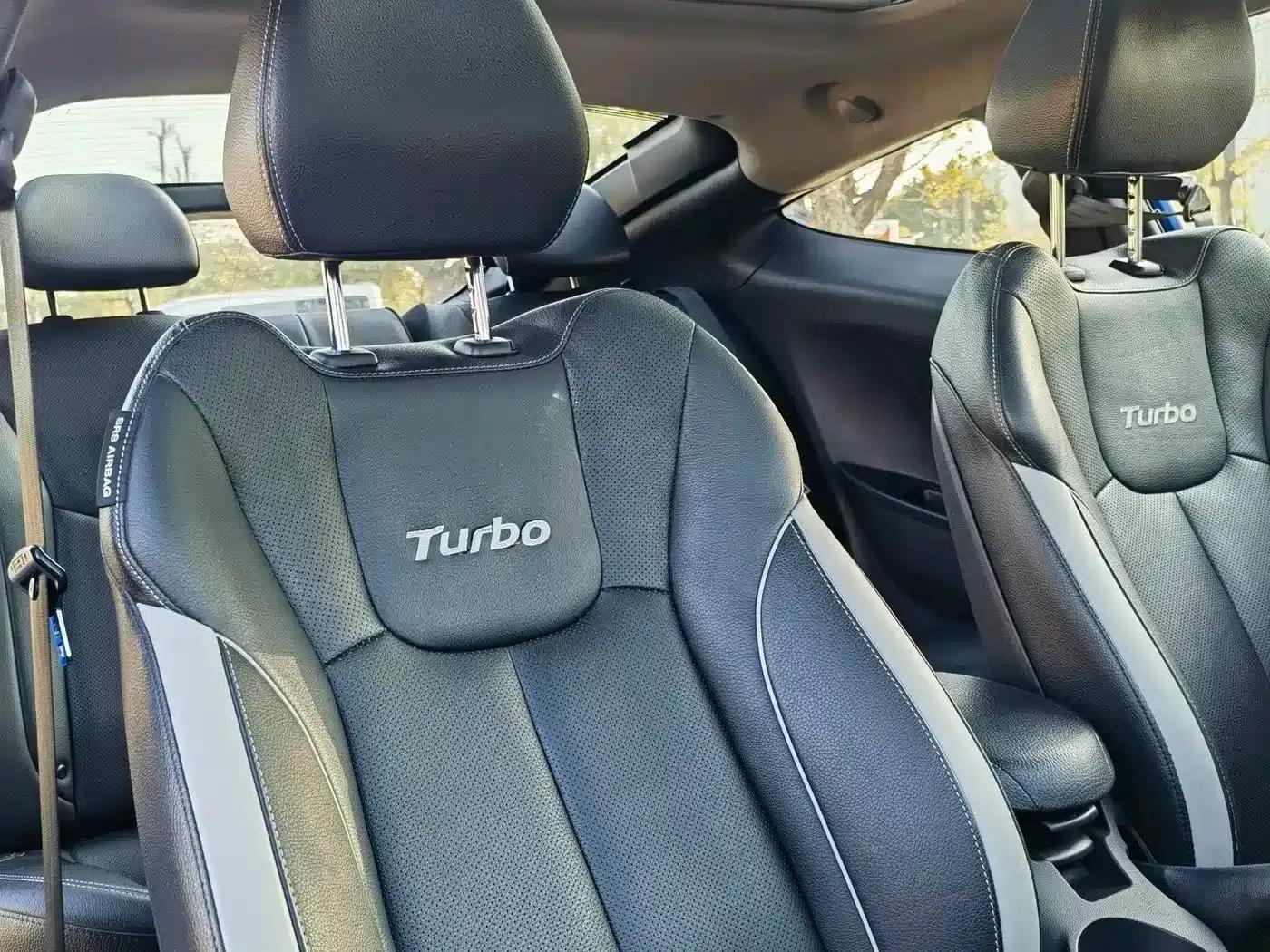 Veloster 2012 1.6T Automatic Luxury Edition — миниатюра 11