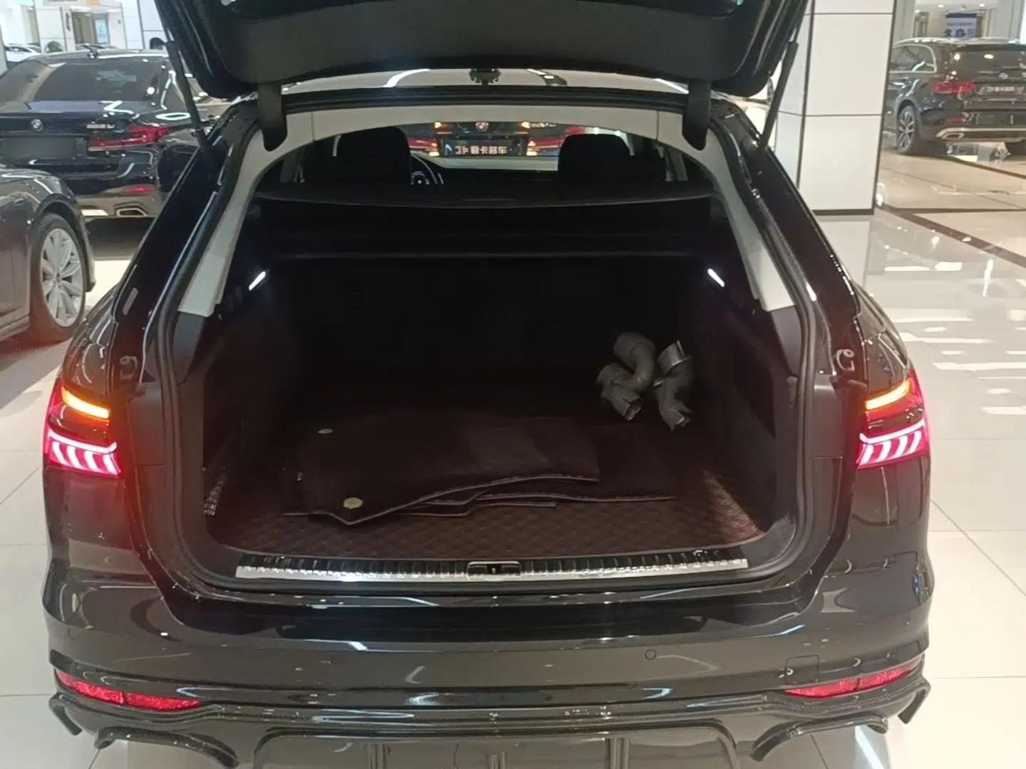 Audi A6 2021 allroad quattro Explorer 55 TFSI Prestige Off-Road Model — миниатюра 22