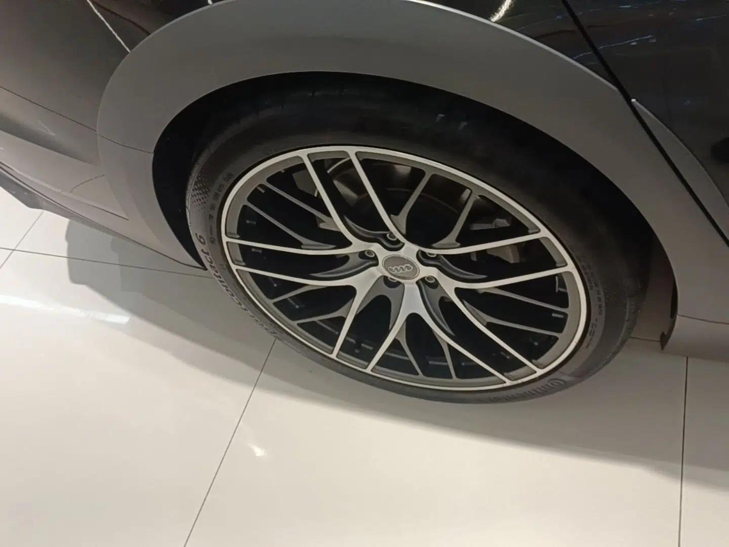 Audi A6 2021 allroad quattro Explorer 55 TFSI Prestige Off-Road Model — миниатюра 10