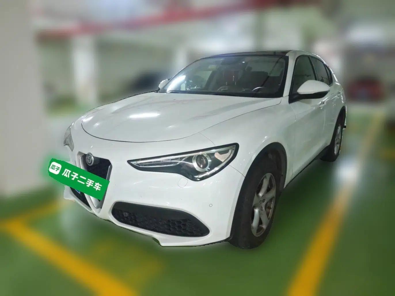 Alfa Romeo Stelvio 2017 2.0T 200HP Elite Edition — миниатюра 1
