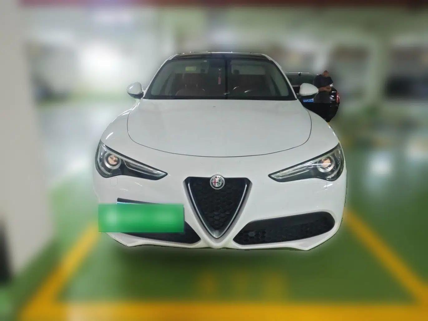 Alfa Romeo Stelvio 2017 2.0T 200HP Elite Edition — миниатюра 2