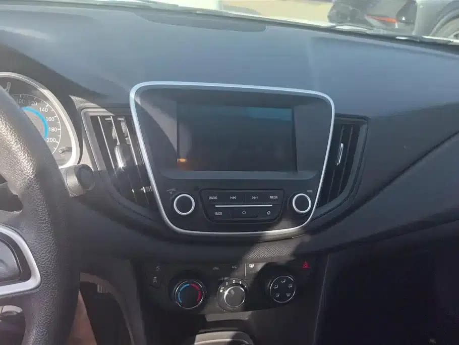 Chevrolet Cruze 2016 1.5L Automatic Comfort Edition — миниатюра 13