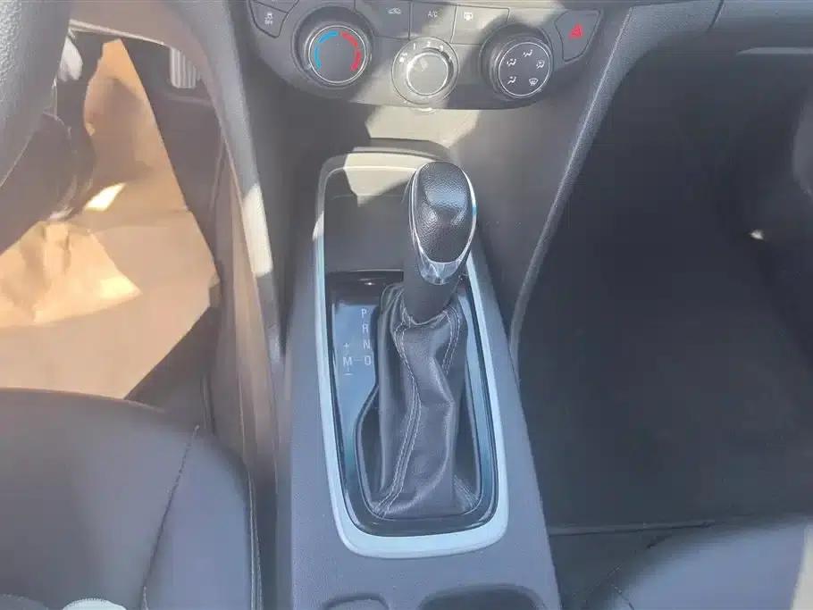 Chevrolet Cruze 2016 1.5L Automatic Comfort Edition — миниатюра 16