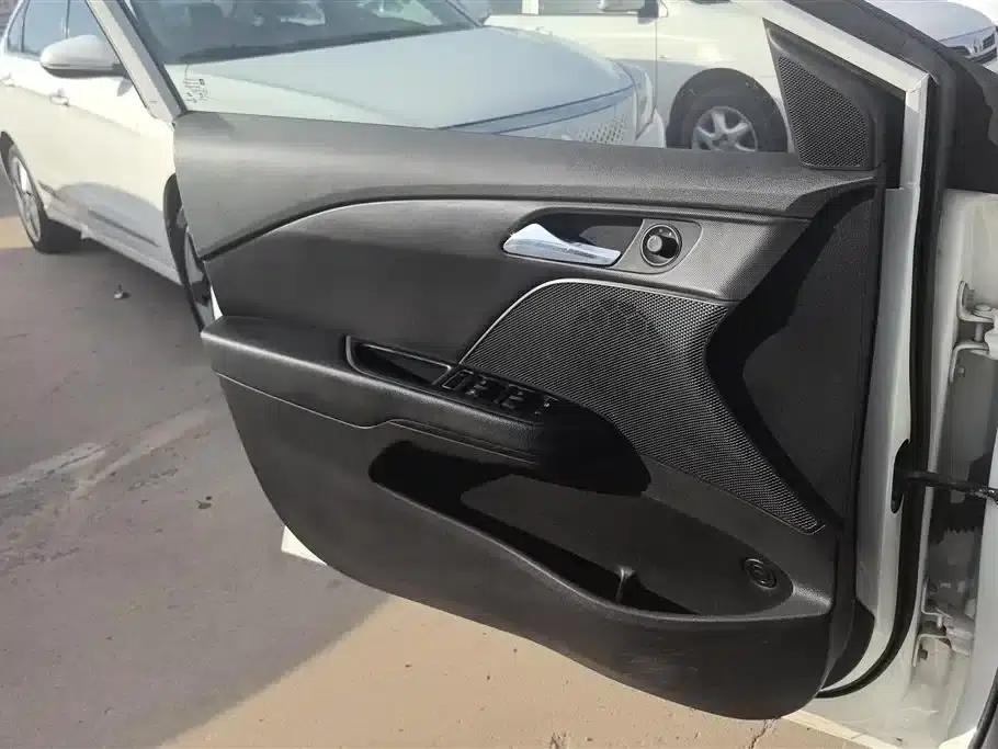 Chevrolet Cruze 2016 1.5L Automatic Comfort Edition — миниатюра 7