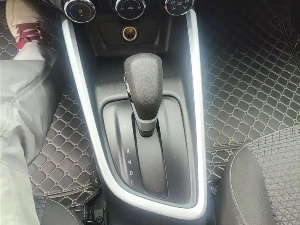 Chevrolet Cruze 2022 325T Automatic Comfort Edition — миниатюра 14