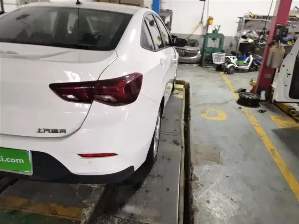 Chevrolet Cruze 2020 325T Automatic Comfort Edition — миниатюра 8