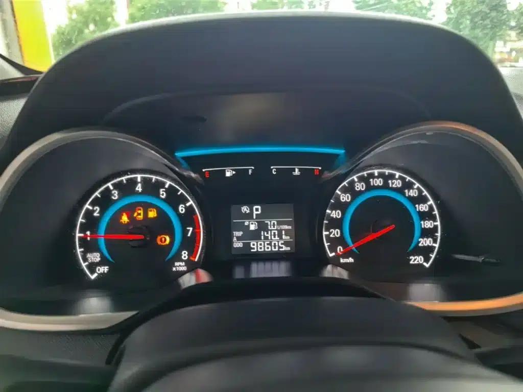 Chevrolet Cruze 2019 320 Automatic Sunroof Edition — миниатюра 12