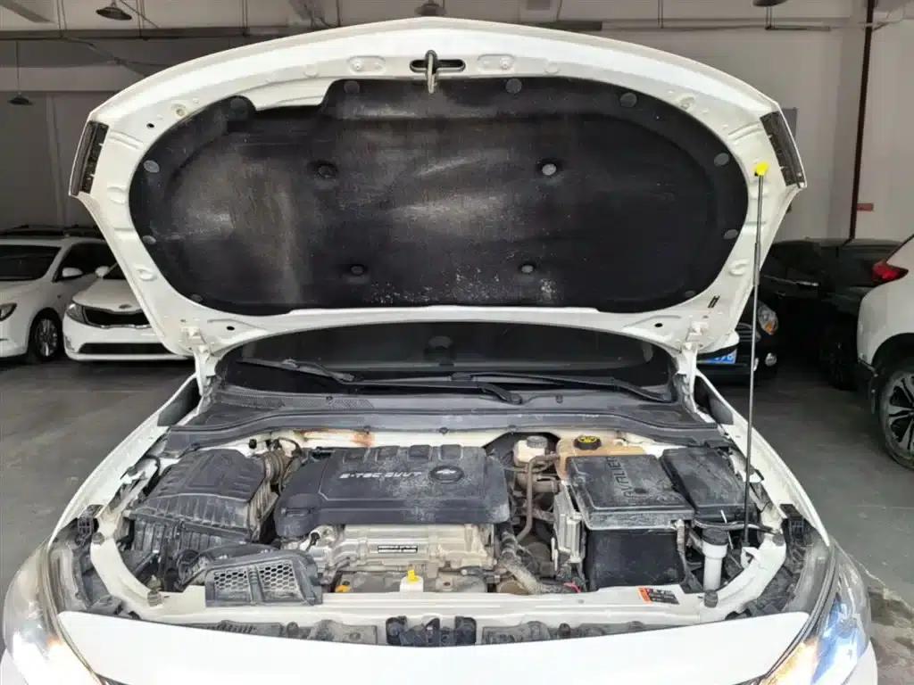 Chevrolet Cruze 2019 320 Automatic Sunroof Edition — миниатюра 20