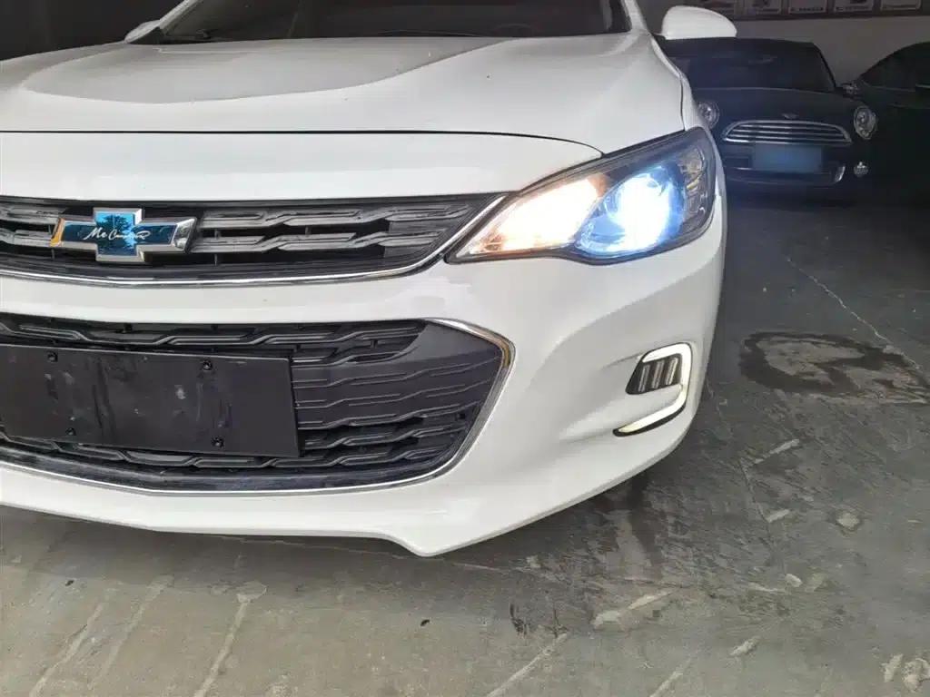 Chevrolet Cruze 2019 320 Automatic Sunroof Edition — миниатюра 24