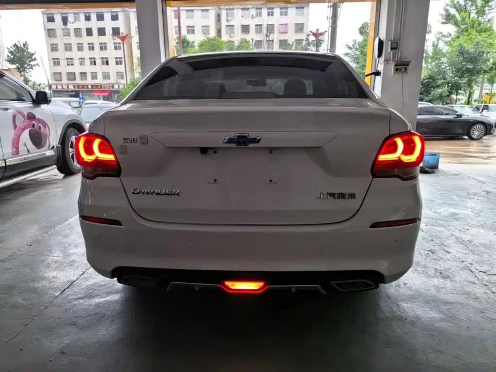 Chevrolet Cruze 2019 320 Automatic Sunroof Edition — миниатюра 6