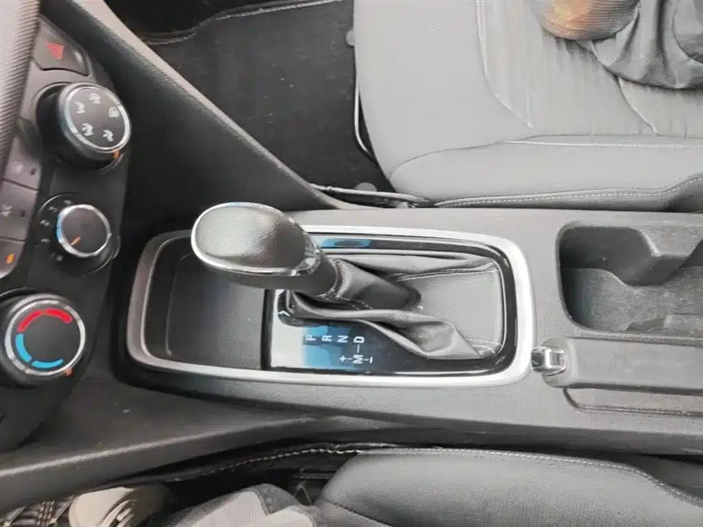 Chevrolet Cruze 2019 320 Automatic Sunroof Edition — миниатюра 14