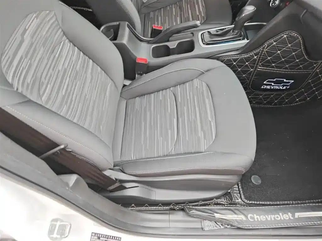 Chevrolet Cruze 2019 320 Automatic Sunroof Edition — миниатюра 25