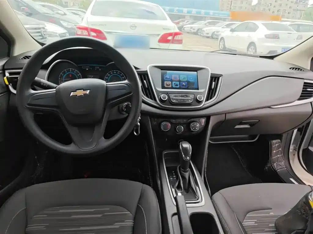 Chevrolet Cruze 2019 320 Automatic Sunroof Edition — миниатюра 10