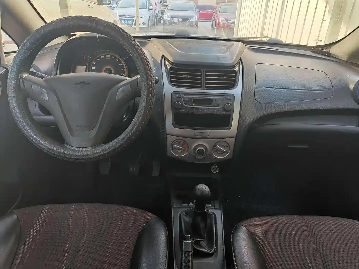 Chevrolet Sail 2013 Sedan 1.4L Manual Ideal Happiness Edition — миниатюра 5