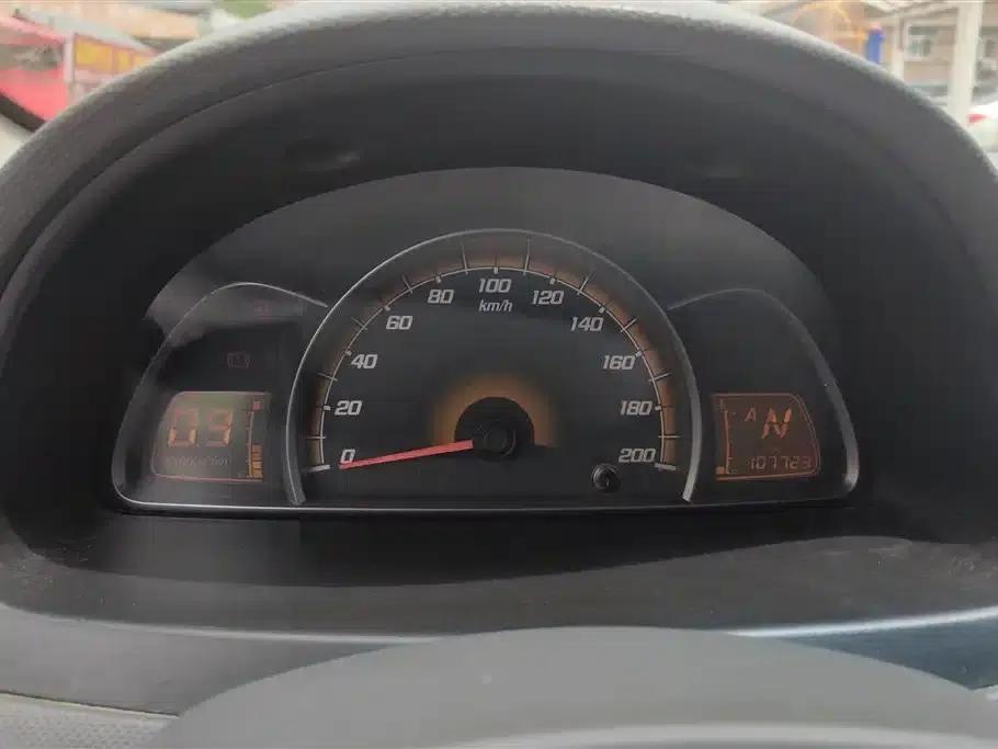 Sail 2011 Hatchback 1.4L Manual Happiness Edition — миниатюра 14