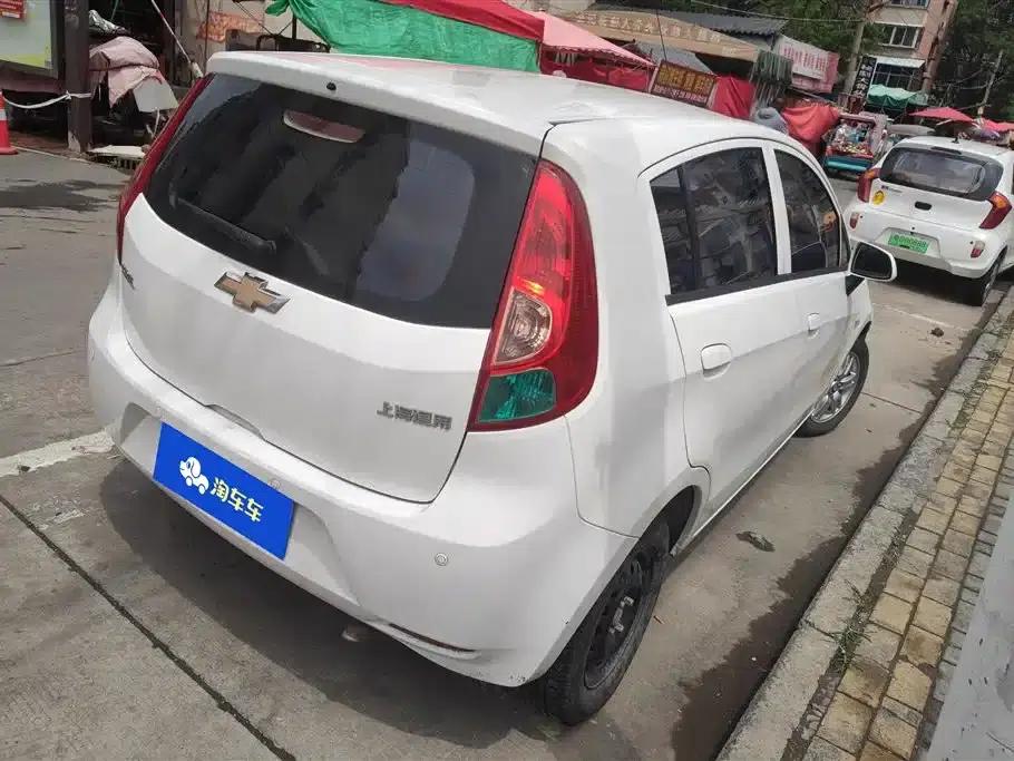 Sail 2011 Hatchback 1.4L Manual Happiness Edition — миниатюра 3