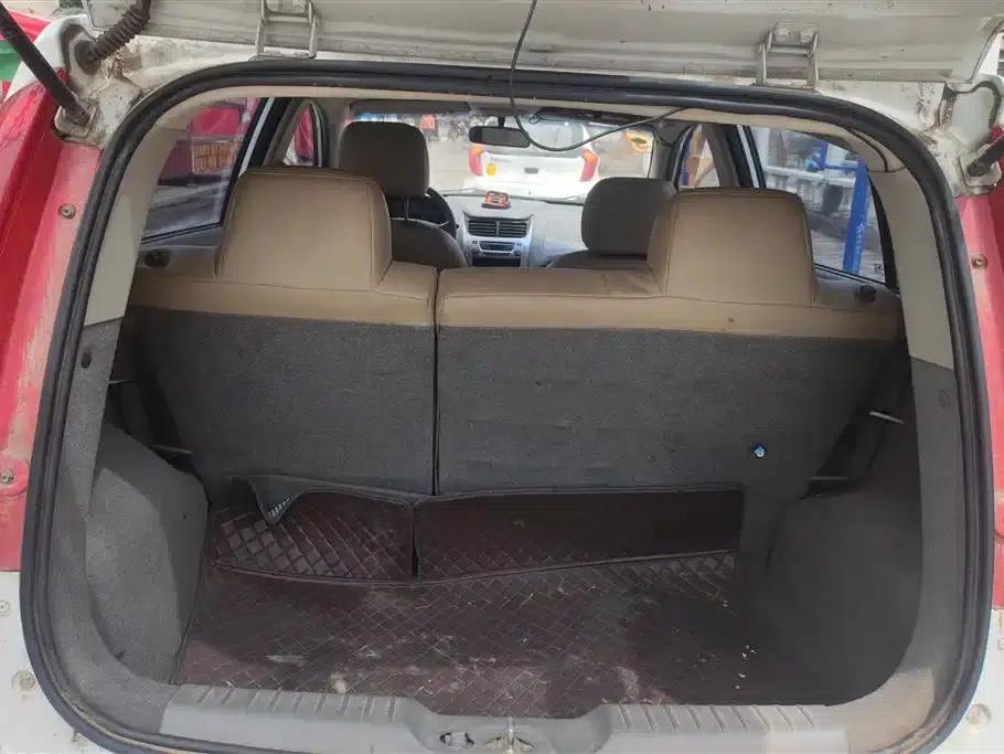Sail 2011 Hatchback 1.4L Manual Happiness Edition — миниатюра 4