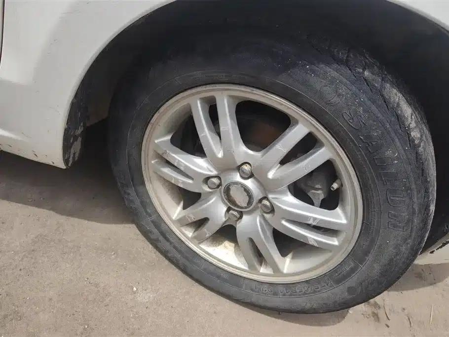 Sail 2011 Hatchback 1.4L Manual Happiness Edition — миниатюра 6