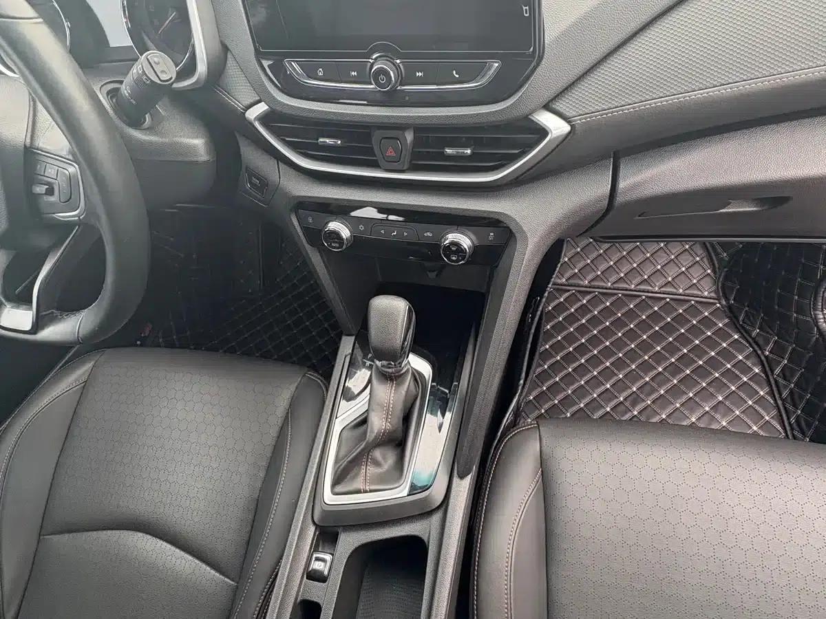 2019 Chevrolet Orlando 530T Automatic Mickey Mouse Custom Edition (5+2 models) China VI Emission Standard — миниатюра 7