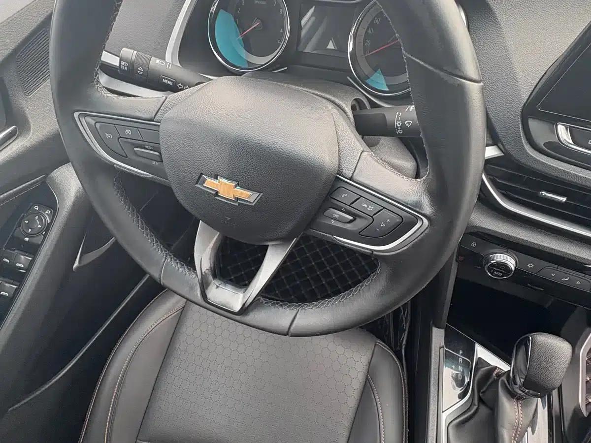 2019 Chevrolet Orlando 530T Automatic Mickey Mouse Custom Edition (5+2 models) China VI Emission Standard — миниатюра 8