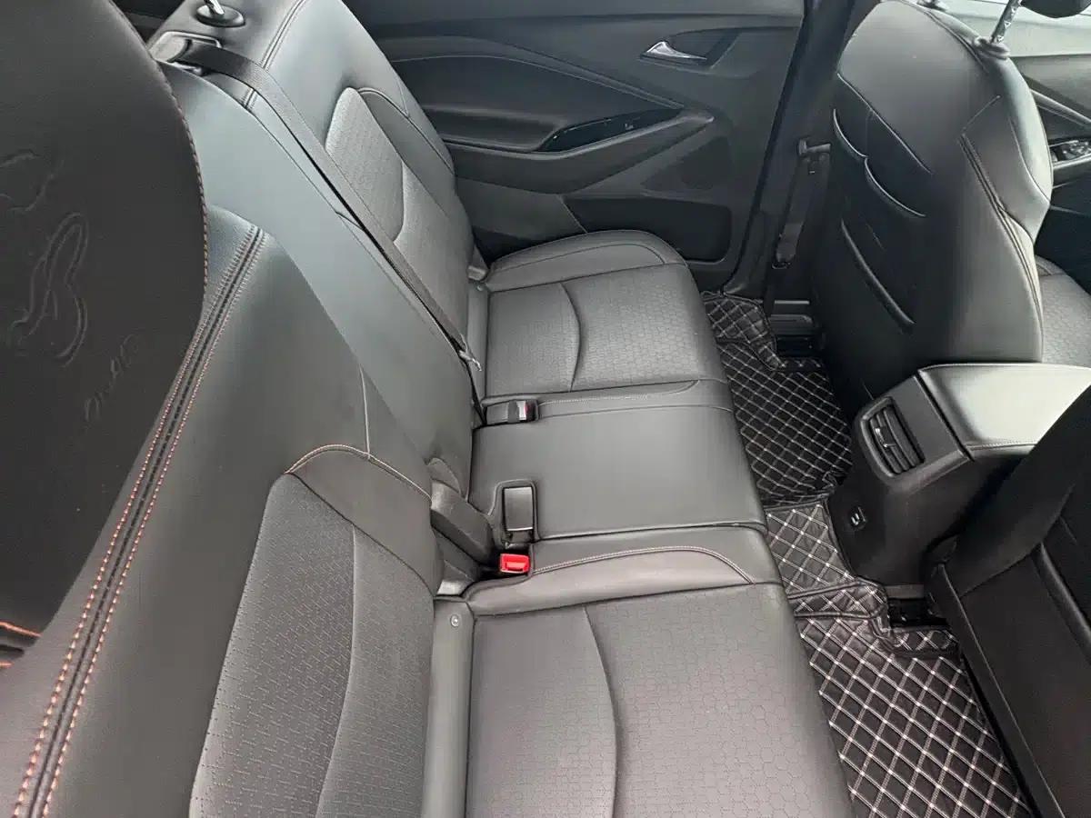 2019 Chevrolet Orlando 530T Automatic Mickey Mouse Custom Edition (5+2 models) China VI Emission Standard — миниатюра 10