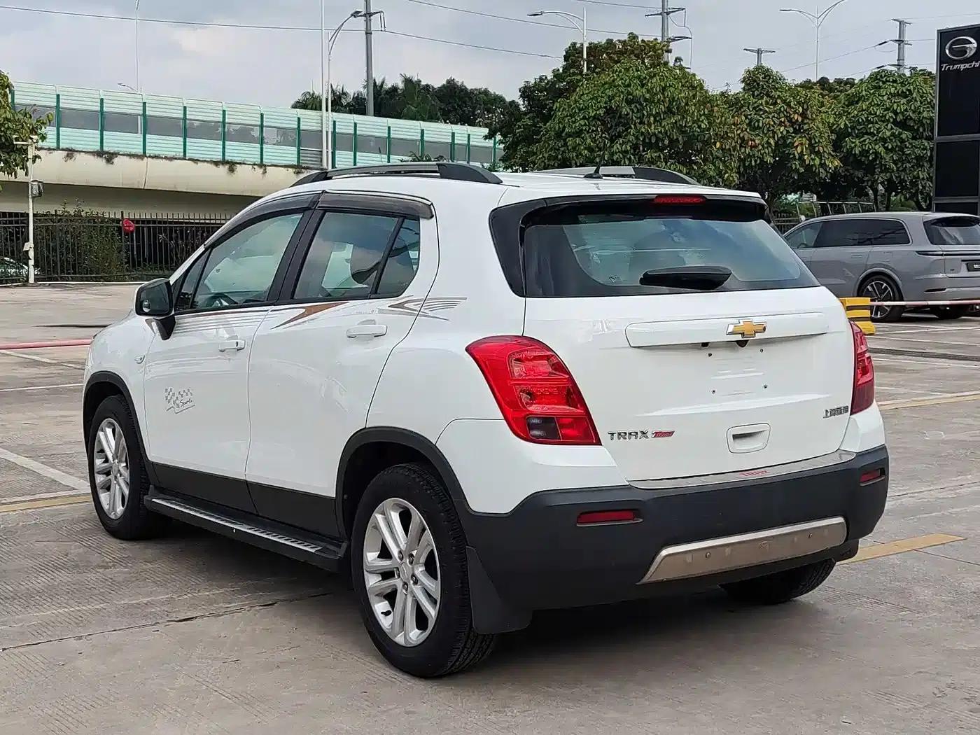 Chevrolet Trax 2016 1.4T Manual 2WD Comfort Sunroof Edition — миниатюра 4