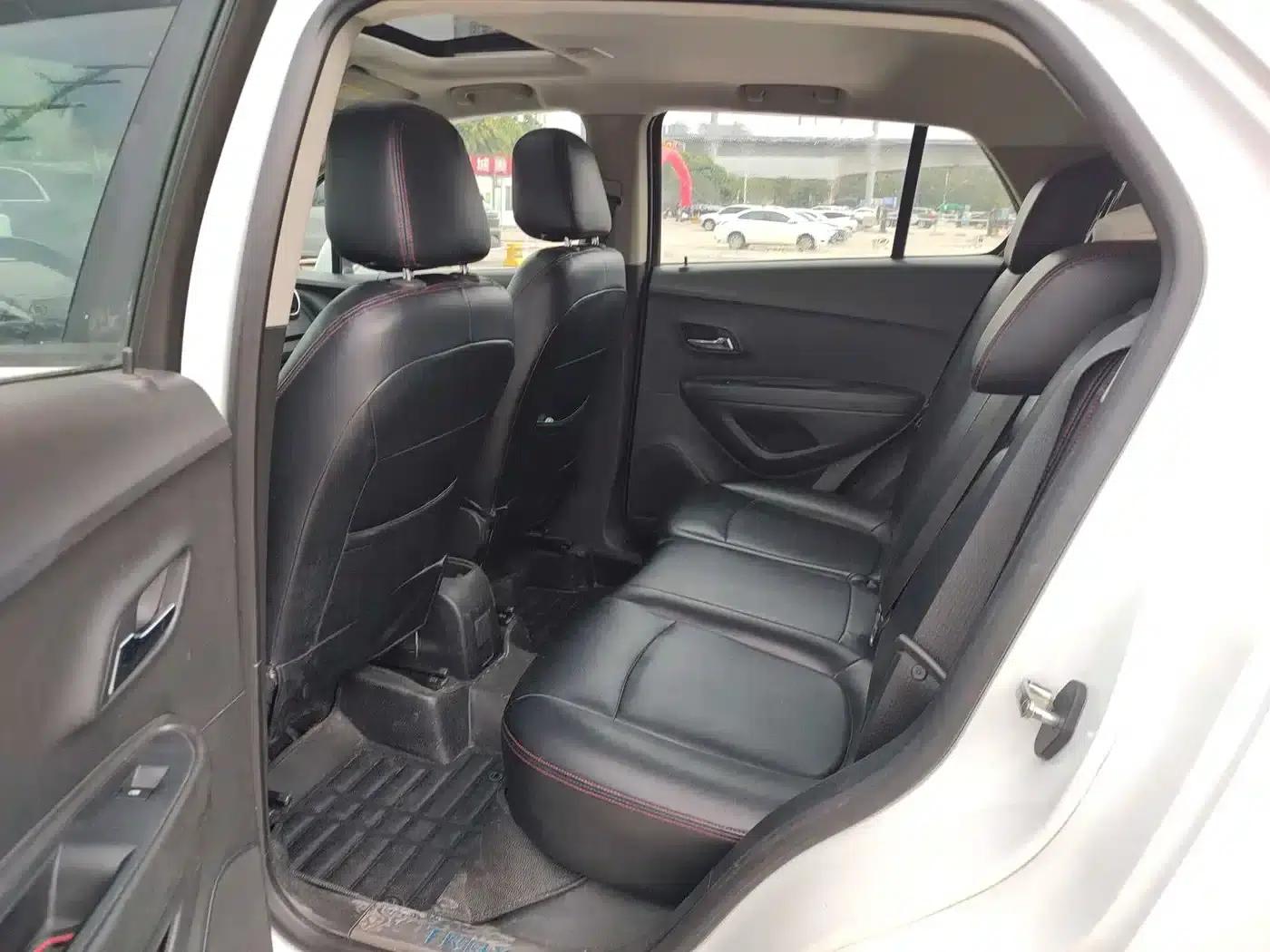 Chevrolet Trax 2016 1.4T Manual 2WD Comfort Sunroof Edition — миниатюра 10