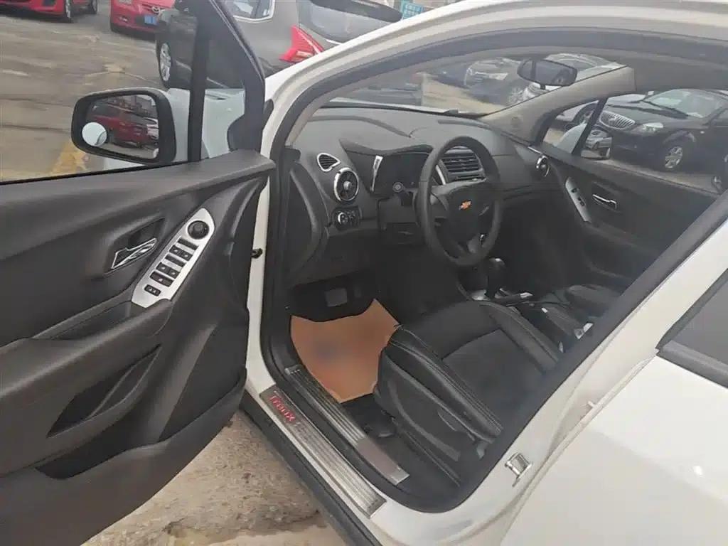 Chevrolet Trax 2016 1.4T Automatic 2WD Comfort Sunroof Edition — миниатюра 16