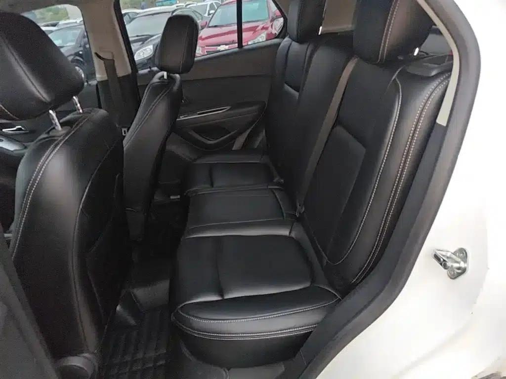 Chevrolet Trax 2016 1.4T Automatic 2WD Comfort Sunroof Edition — миниатюра 17