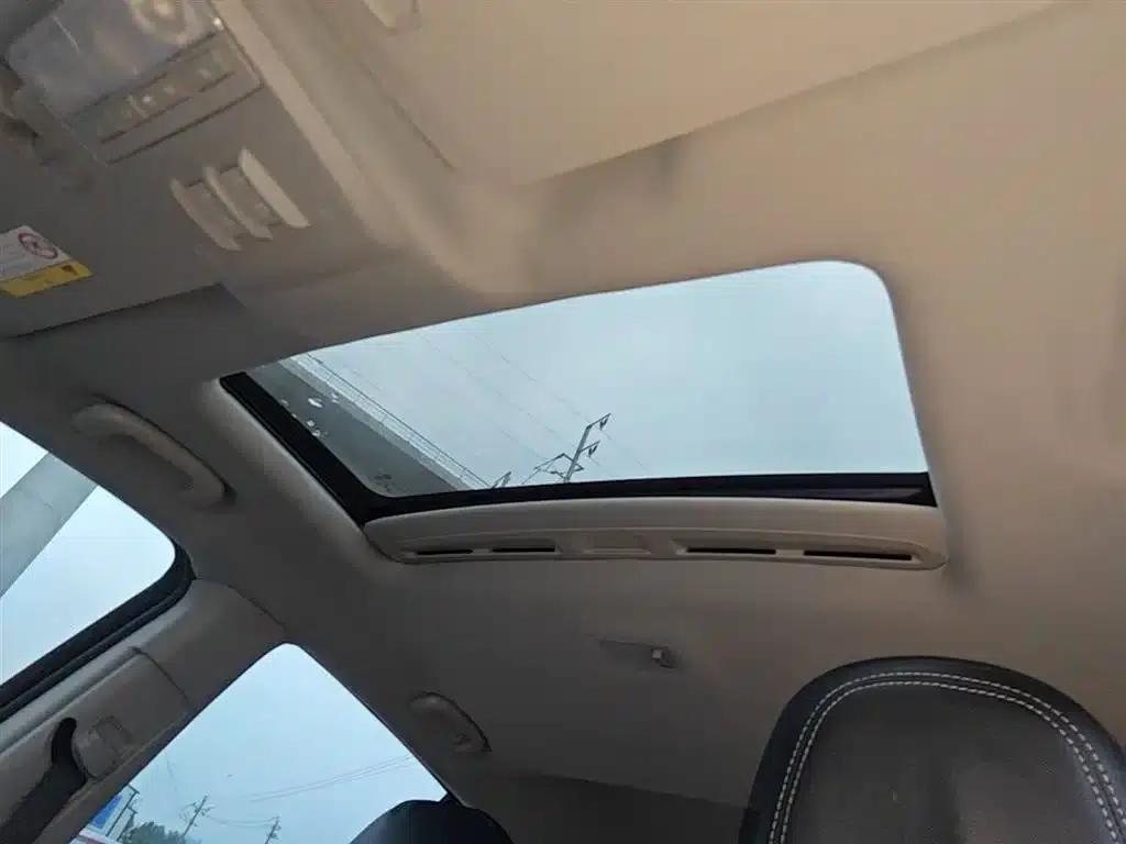 Chevrolet Trax 2016 1.4T Automatic 2WD Comfort Sunroof Edition — миниатюра 18