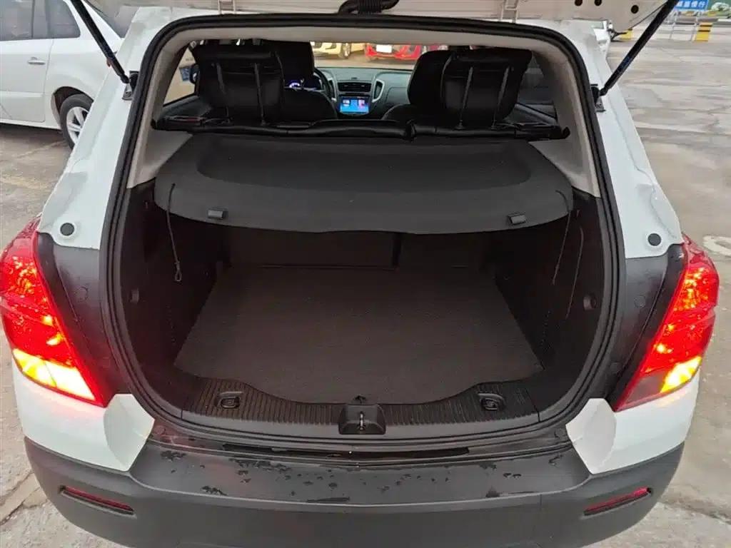 Chevrolet Trax 2016 1.4T Automatic 2WD Comfort Sunroof Edition — миниатюра 19