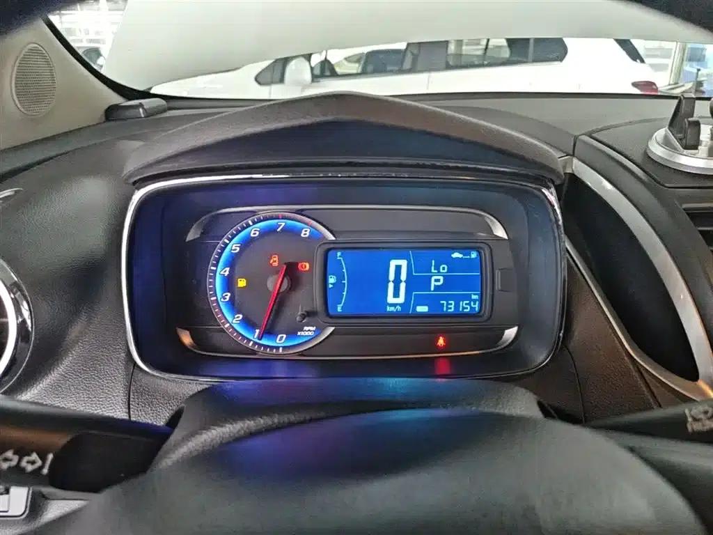 Chevrolet Trax 2016 1.4T Automatic 2WD Comfort Sunroof Edition — миниатюра 12