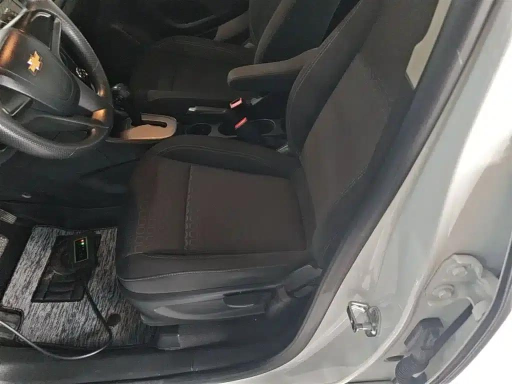 Chevrolet Trax 2016 1.4T Automatic 2WD Comfort Sunroof Edition — миниатюра 15